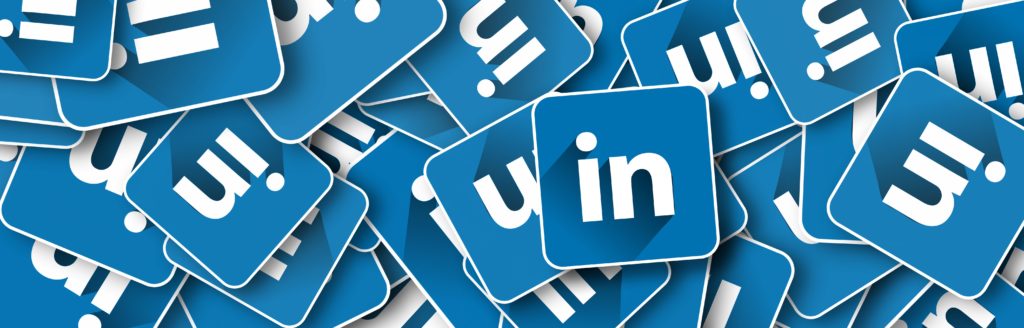Lots of LinkedIn logos piled on top of each other